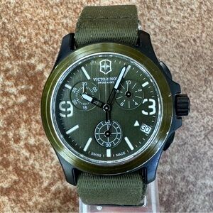 Victorinox Swiss Army Chronograph Men's Date Watch w/ Box & Papers